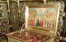Правый мощевик у главного алтаря