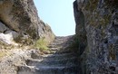 Подъем на Монастырскую скалу из пещерного храма